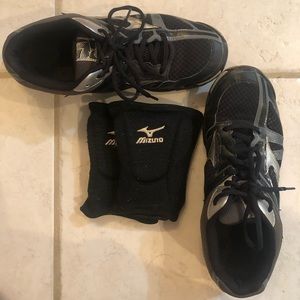 Mizuno volleyball shoes and knee pads